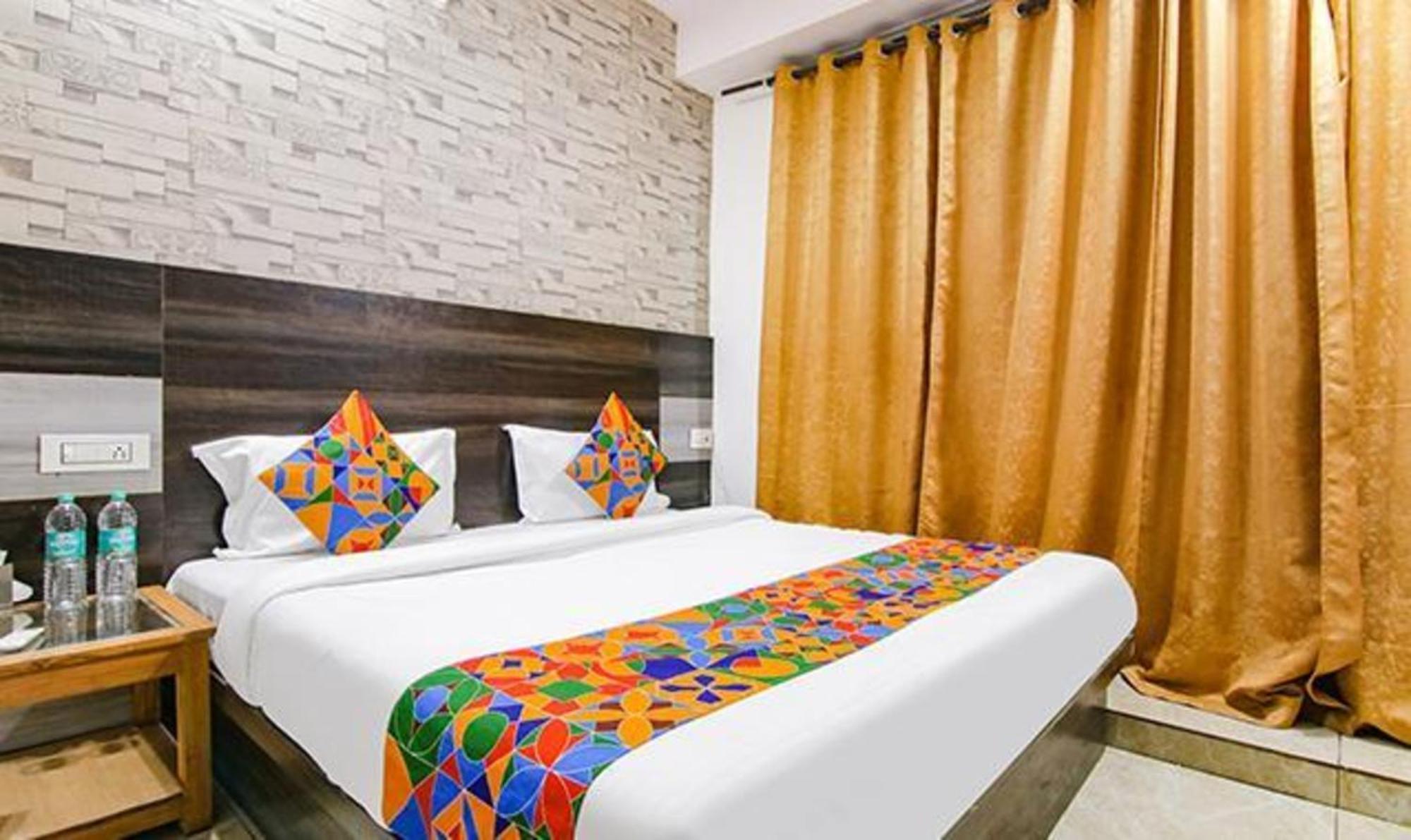 Fabhotel Welcome Residency Zirakpur エクステリア 写真